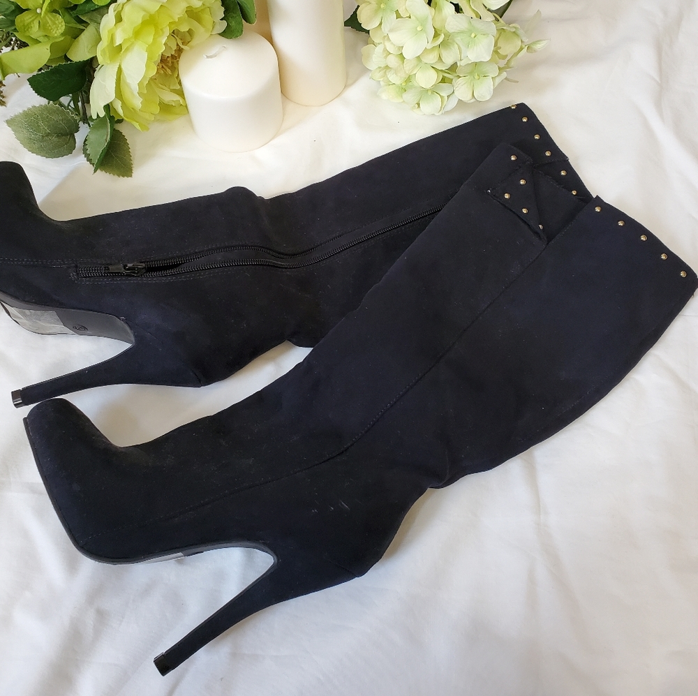 Forever by Paula Abdul. Size 6. Black